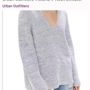 Urban Outfitters Victoria V-Neck Sweater - Light Gray